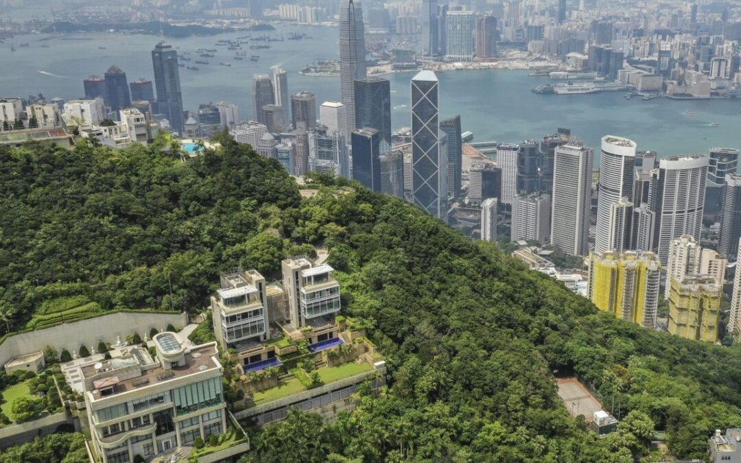 5 famous, hidden billionaires are new owners on The Peak amid Hong Kong debt crunch