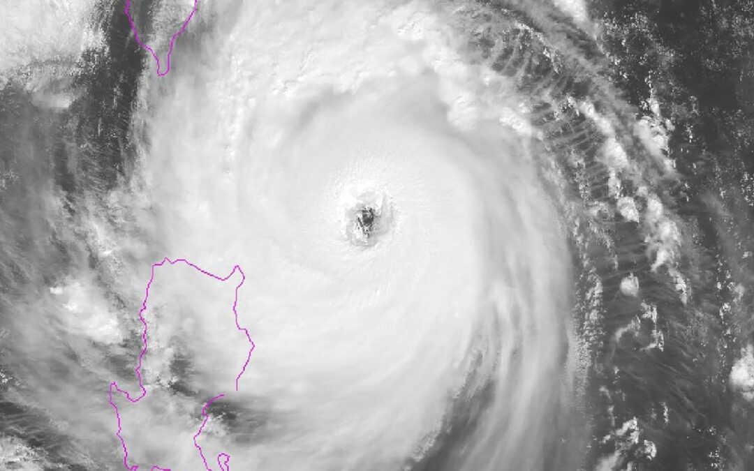 Super Typhoon Kong-rey: airlines in Hong Kong cancel at least 24 flights