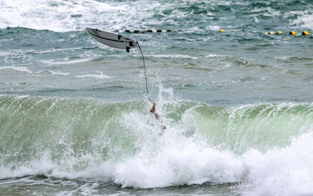 2 Hong Kong surfers at red-flagged beach could be prosecuted, security chief says