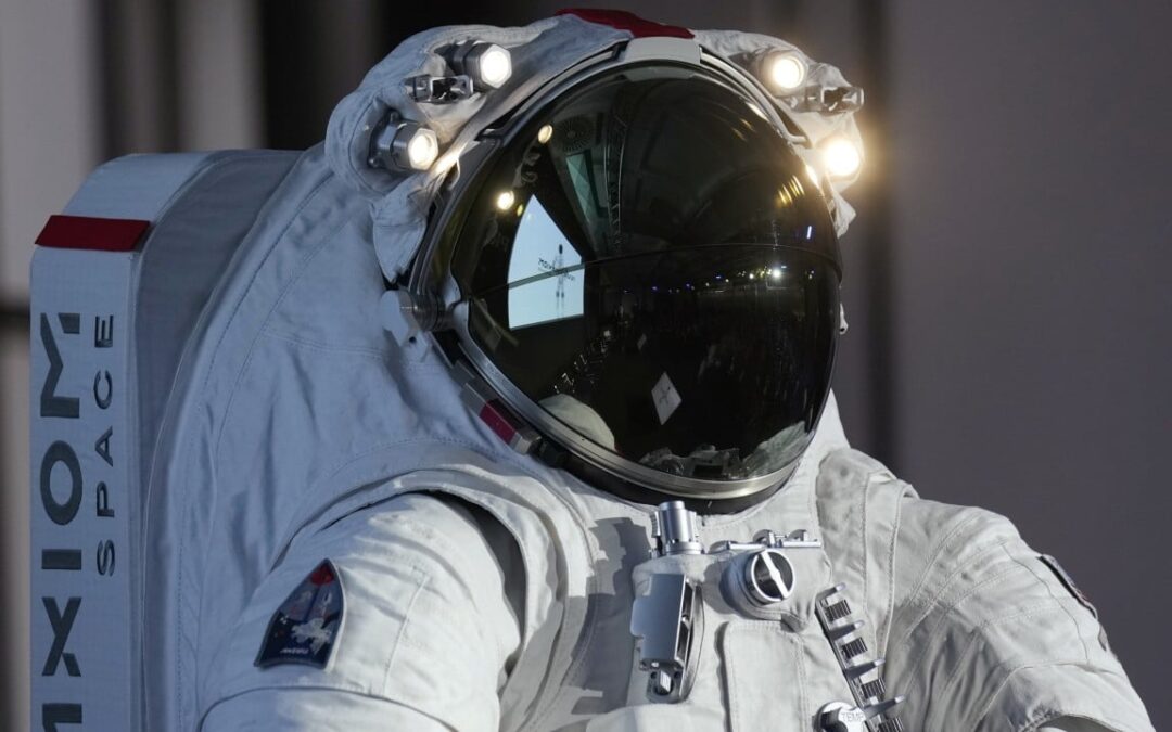 The astronaut wears Prada – new spacesuit for Nasa moon mission revealed