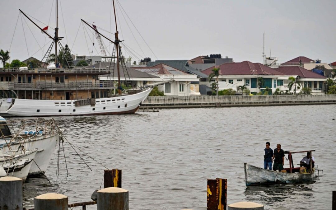 Prabowo’s sea wall plan ‘not the cure’ for Indonesia’s land subsidence issues, experts say