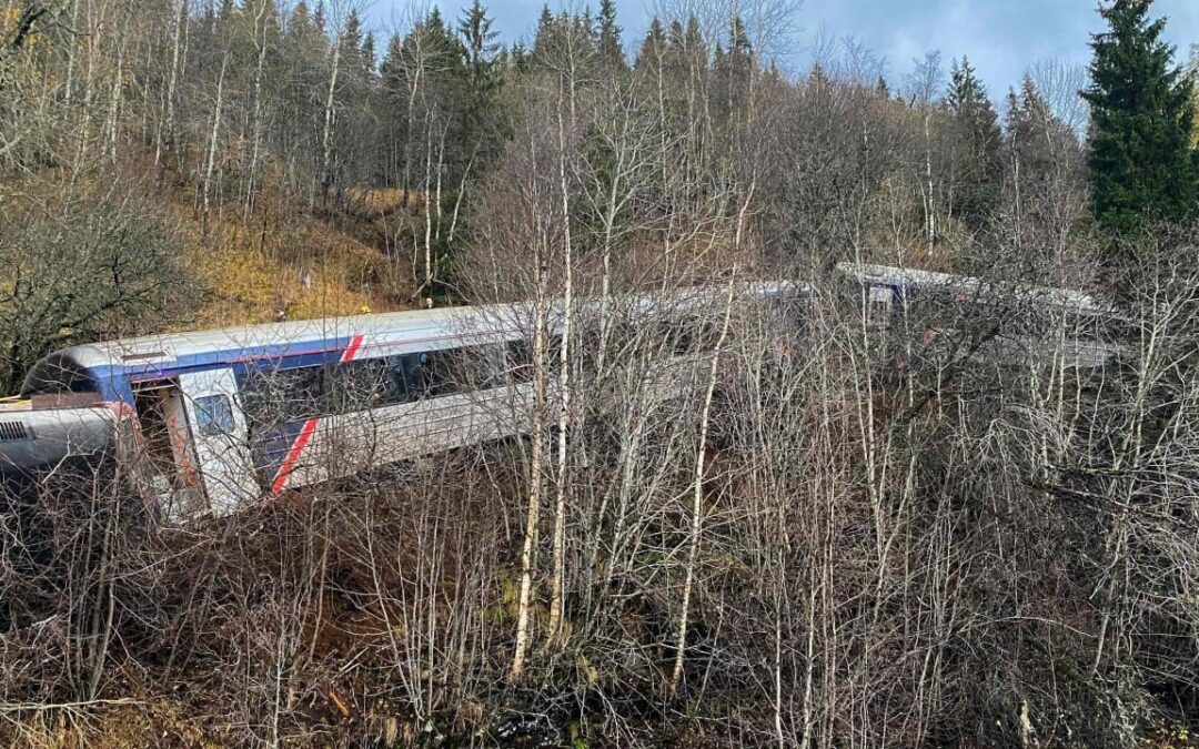 Train carrying at least 50 people derails on Norway’s north coast, kills 1