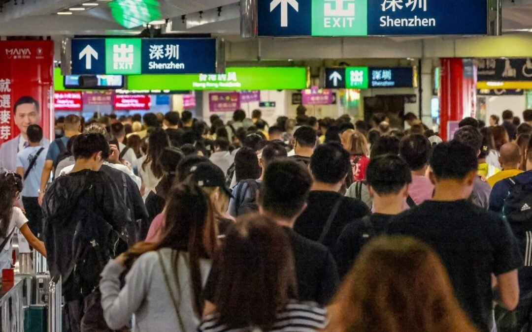 Hong Kong newborns to get mainland China entry permits on the spot at some border crossings