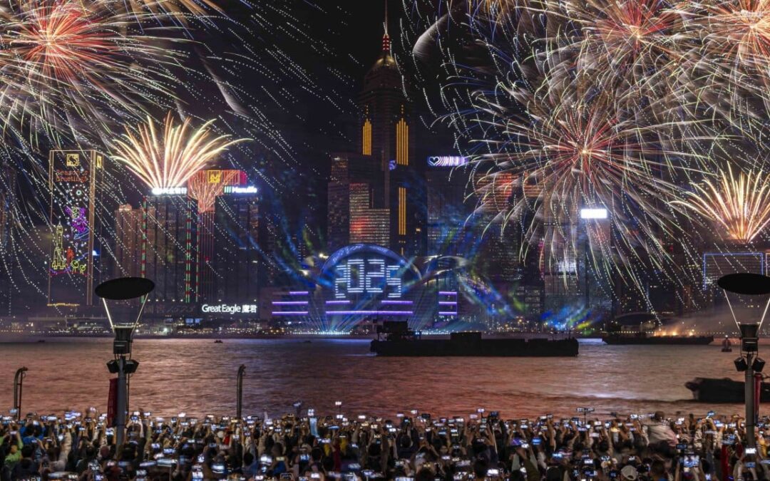 Hong Kong to extend open times at 2 border crossings for New Year countdown