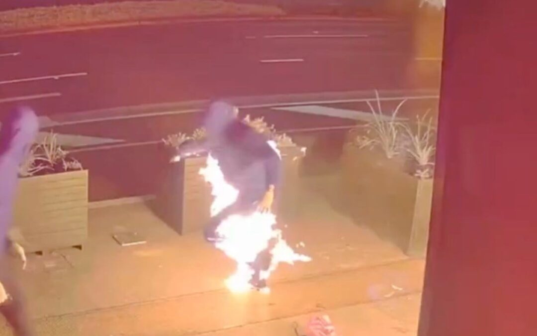 Bungling Australia arsonist sets trousers on fire, has to leave scene without them