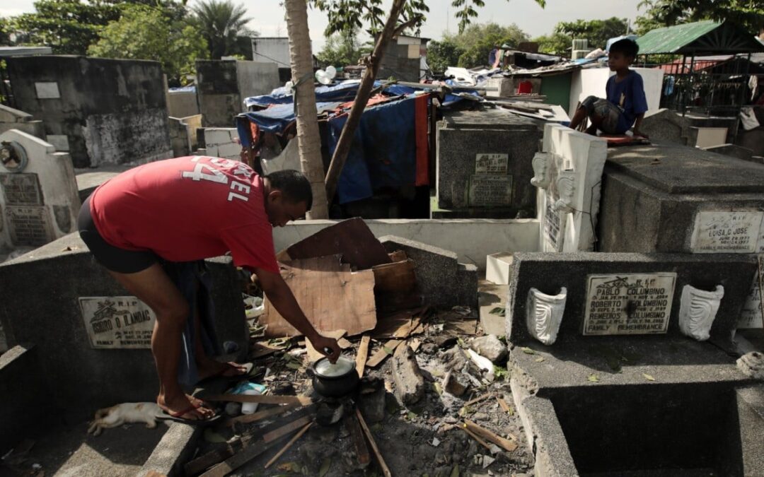 Meet the poor Filipinos living in Manila’s cemetery for the rich