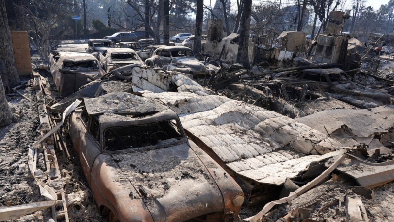 Are cars ‘structures’? Here’s a look at how damage is tallied in devastating Los Angeles wildfires